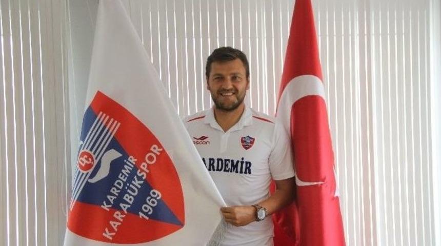 Karab&uuml;kspor 3 Oyuncuyu Kadrosuna Kattı