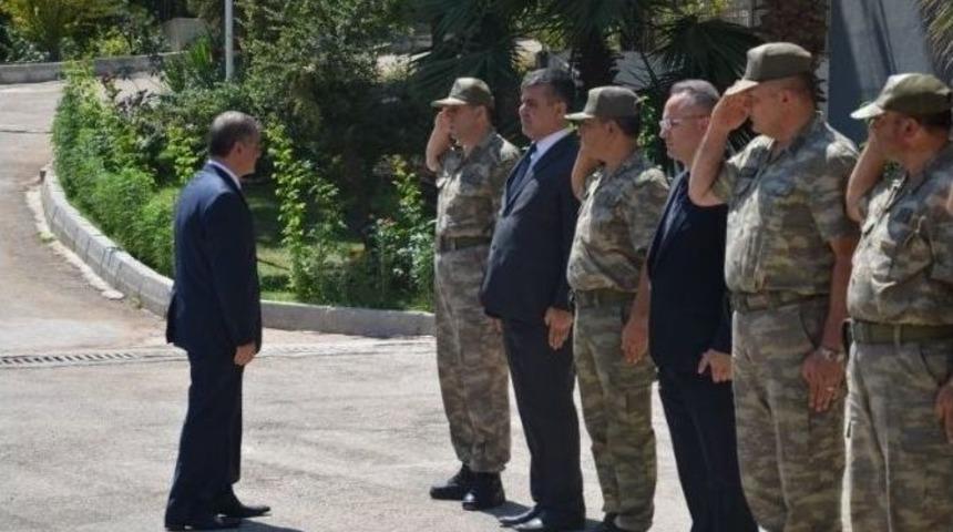 Vali S&uuml;leyman Tapsız&rsquo;dan Albay Şahin&rsquo;e Hayırlı Olsun Ziyareti