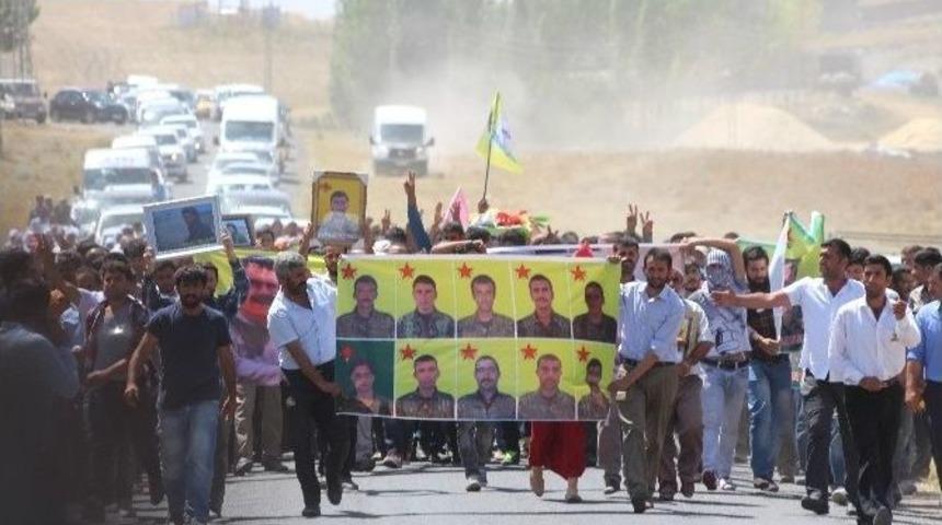 Ypg&rsquo;li Aydın Toprağa Verildi