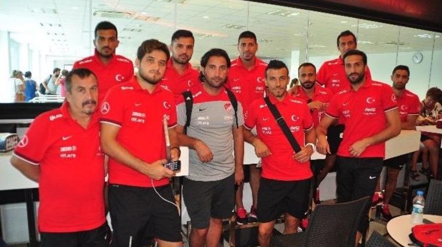 Plaj Milli Futbol Takımı Macaristan&rsquo;a Hareket Etti