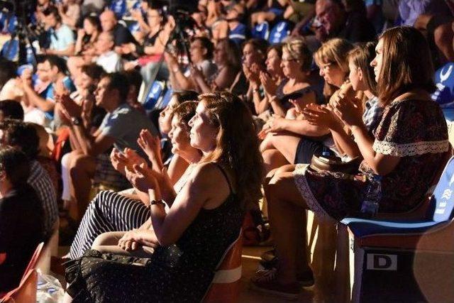 Aliağa’da Caz Günleri Ayşe Gencer’in Unutulmaz Konseri İle Başladı