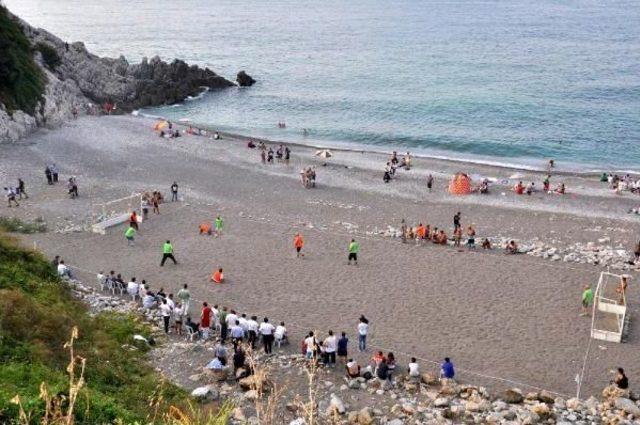 Şehit Polis Tansu Aydın Anısına Plaj Futbol Turnuvası 2