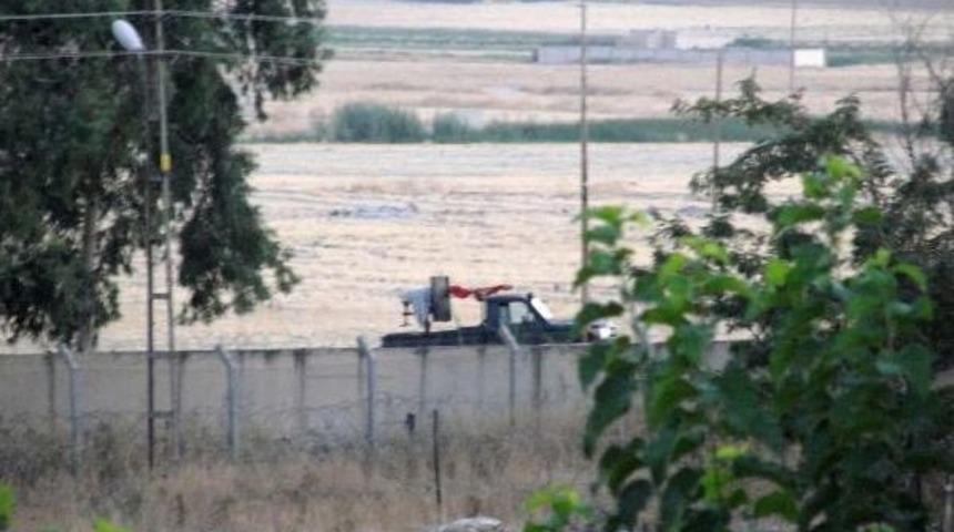 Suriye'den T&uuml;rkiye'ye Ge&ccedil;en Pyd'li Teslim Oldu