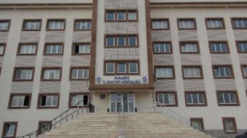 Karab&uuml;k'te G&ouml;zaltına Alınan Polis Serbest Bırakıldı