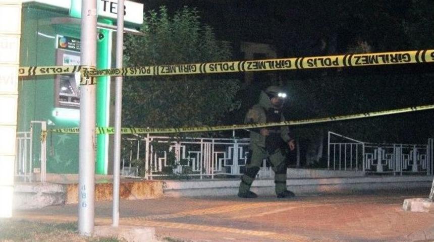 Ş&uuml;pheli Paket&rsquo;ten Elbise &Ccedil;ıktı