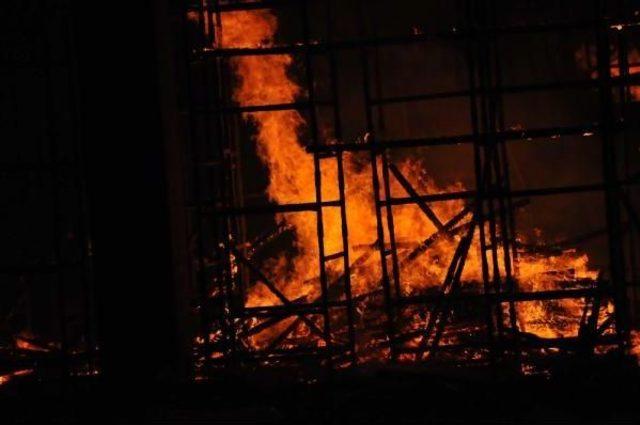 İnşaat Halindeki Fabrika Alev Alev Yandı 3