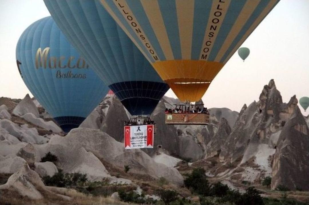 Kapadokya&rsquo;da Balonlar Şehitler İ&ccedil;in Havalandı