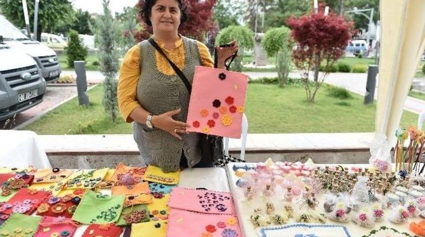 Hanımeller &Ccedil;arşısı Kapılarını A&ccedil;tı