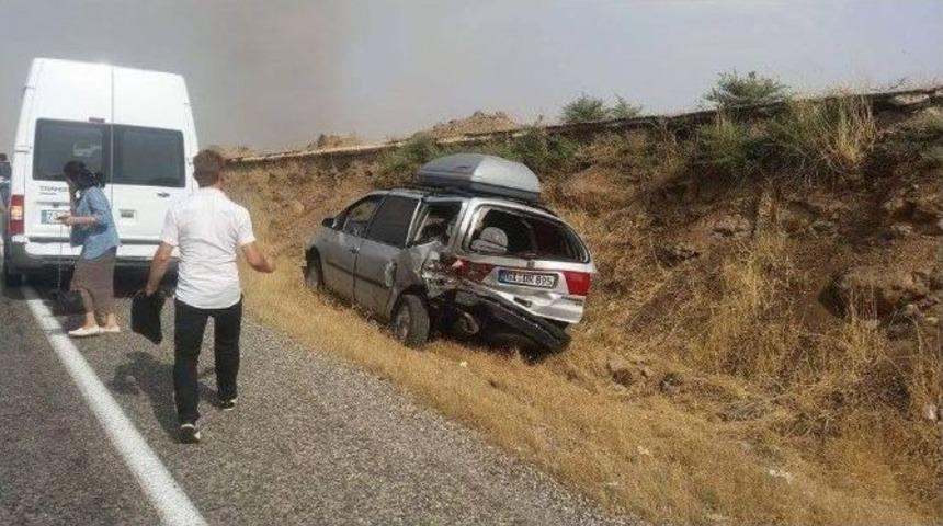 İdil-cizre Yolunda Trafik Kazası: 6 Yaralı