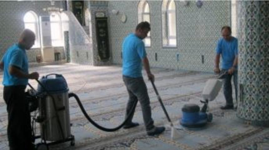 İzmit&rsquo;te 231 Cami Ve 4 Cemevi Sık Sık Temizleniyor