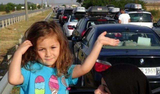 Kapıkule de Gurbet&ccedil;inin 5 Kilometrelik D&ouml;n&uuml;ş Kuyruğu 2