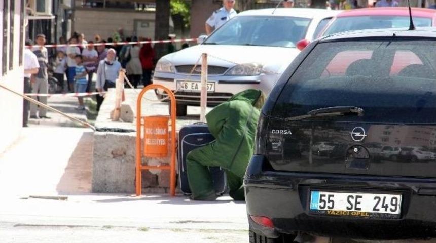 Hastane Bah&ccedil;esindeki Ş&uuml;pheli Bavul Paniğe Neden Oldu