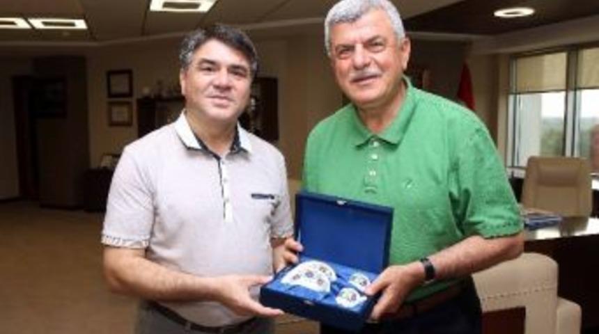 Albay Ert&uuml;rk&rsquo;ten, Karaosmanoğlu&rsquo;na Veda Ziyareti