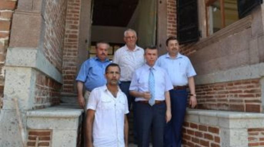 Tarihi Ev K&uuml;t&uuml;phane Oluyor