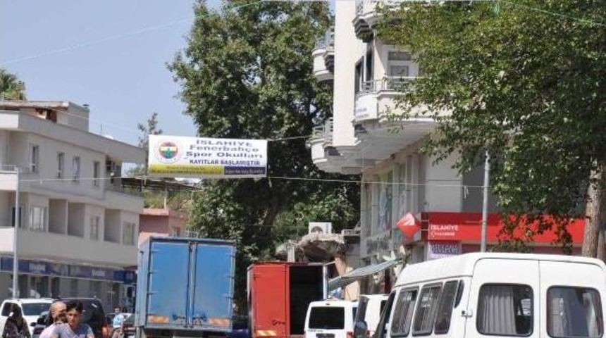 Motosiklet S&uuml;r&uuml;c&uuml;lerine Pankartlı Kask Uyarısı