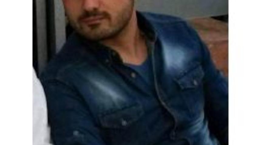 Motosikletle Ağaca &Ccedil;arpan Y&uuml;zme Antren&ouml;r&uuml; &Ouml;ld&uuml;