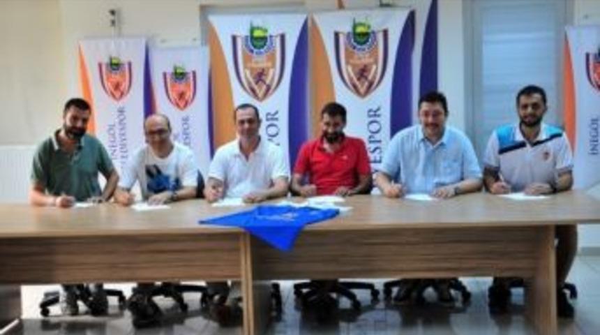 İneg&ouml;l Belediyespor Basketbol Takımı Teknik Heyeti İle S&ouml;zleşme İmzalandı