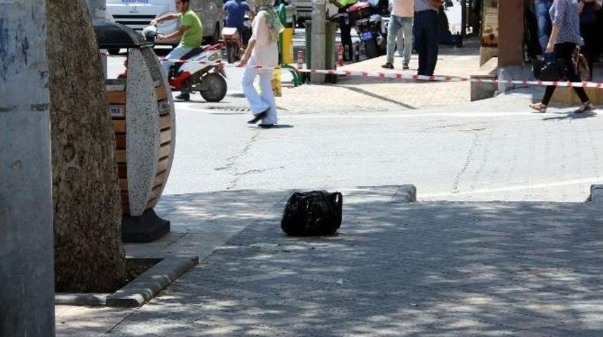 Ş&uuml;pheli &Ccedil;anta Patlatılacağı Sırada Sahibi Geldi