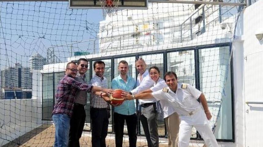 Pınar Karşıyaka'ya Destek