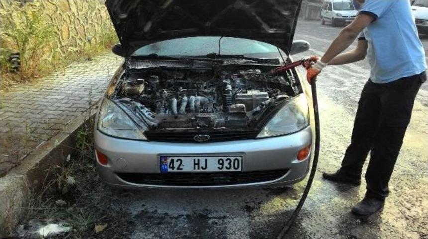 Seyir Halindeki Otomobil Alev Aldı