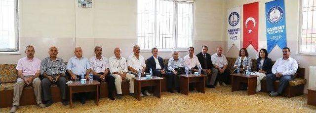 Belediye Başkanı Muhtarlarla G&ouml;r&uuml;şt&uuml; 1