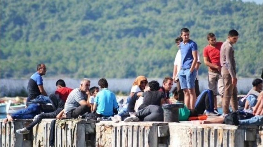 Ayvalık&rsquo;ta Son 2 G&uuml;nde 236 Ka&ccedil;ak G&ouml;&ccedil;men Yakalandı