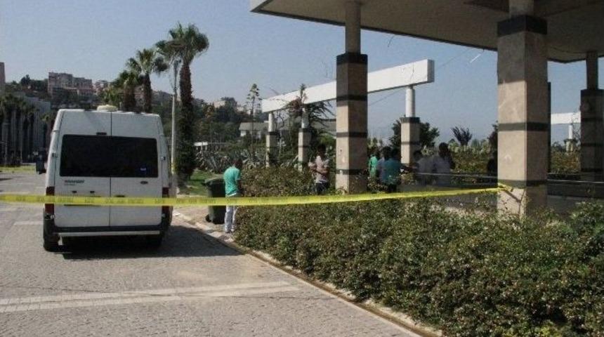 (&ouml;zel) İzmir&rsquo;de Metro İstasyonunu Boşalttıran Sır Cep Telefonu