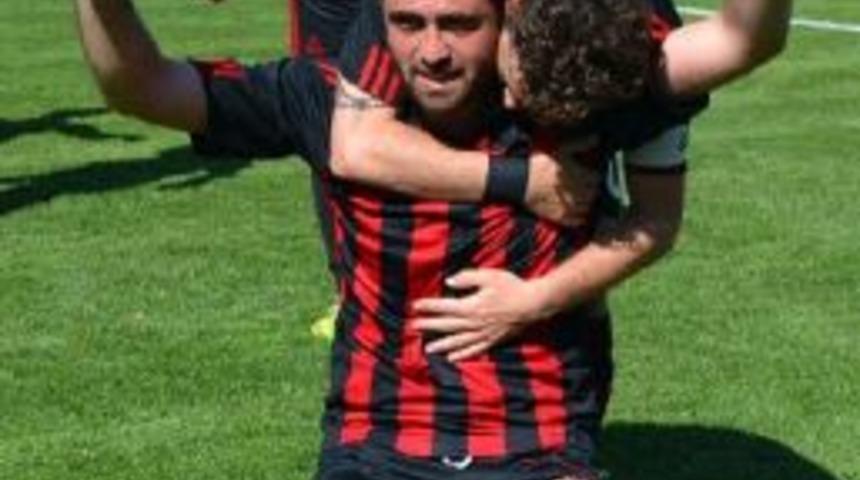 Nazilli Belediyespor &Ouml;mer Yal&ccedil;ın Ile 2 Yıllık S&ouml;zleşme Imzaladı