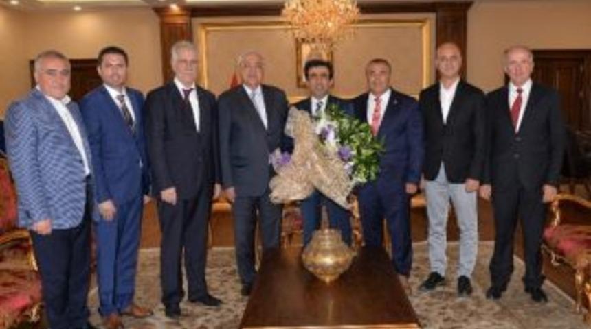 Vali G&uuml;zeloğlu, Osb&uuml;k Y&ouml;netim Kurulunu Kabul Etti