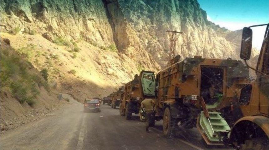 Yola Patlayıcı D&ouml;şeyen Kişi Par&ccedil;alandı