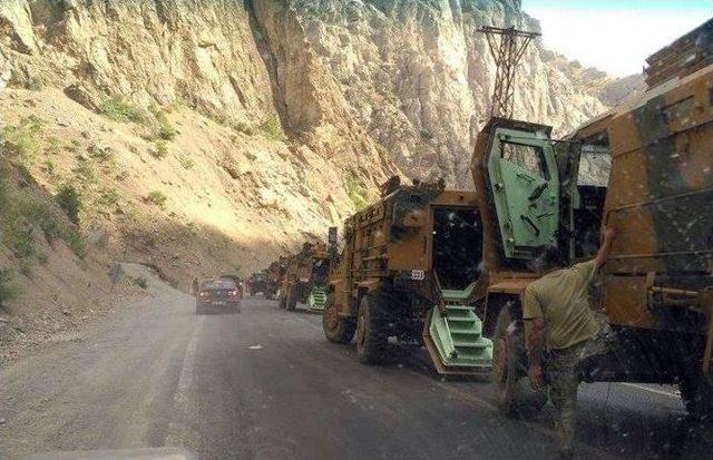 Yola Patlayıcı D&ouml;şeyen Kişi Par&ccedil;alandı 1