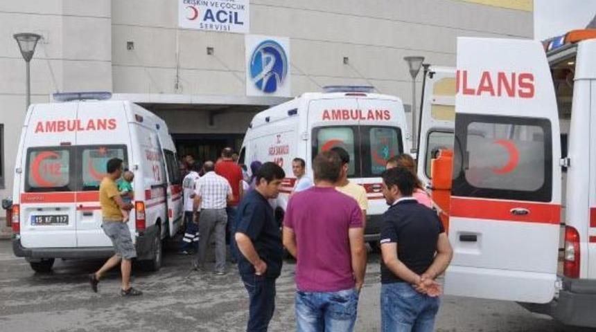 Burdur'da Midib&uuml;s Devrildi: 2 &Ouml;l&uuml;, 11 Yaralı (3)