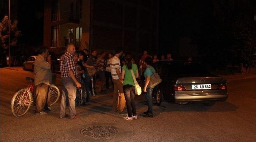 Bah&ccedil;elievlerde Trafik Kazası: 1 Yaralı