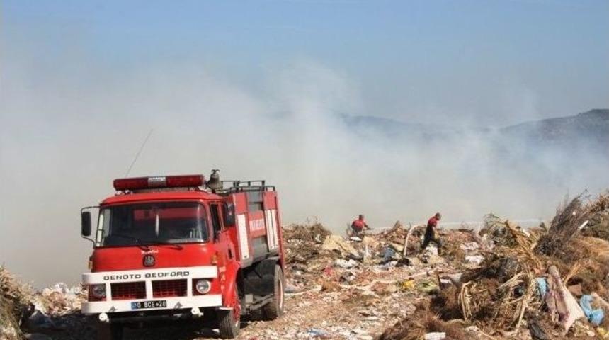 Ayvalık&rsquo;ta &Ccedil;&ouml;pl&uuml;k Yangını Az Daha Hatıra Ormanını Yok Ediyordu