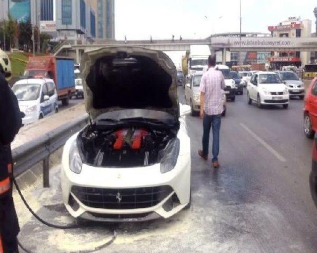 E-5'te Ferrari Yandı, Trafik Yoğunlaştı