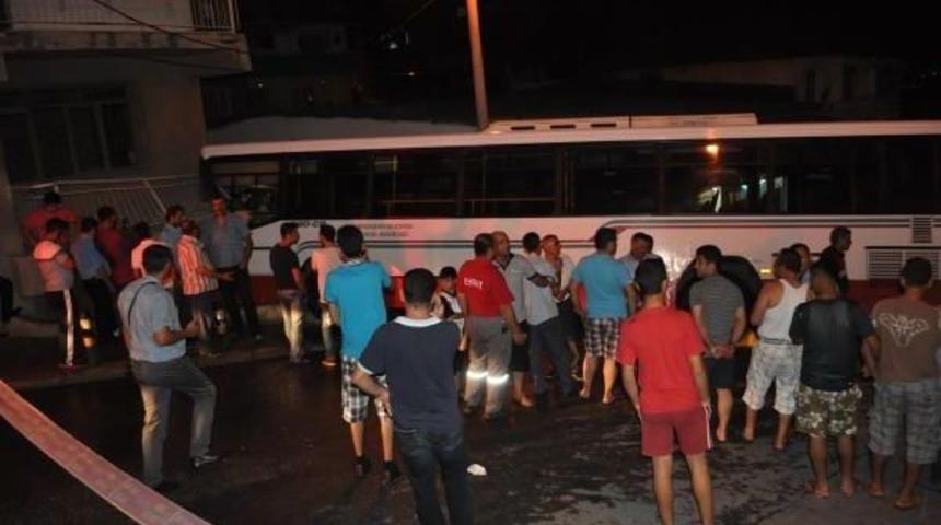 İzmir'de Yaz Yağmuru Hayatı Fel&ccedil; Etti