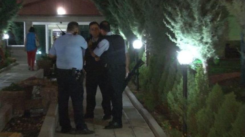 Silahla Havaya Ateş A&ccedil;an Genci Dedesi İkna Etti