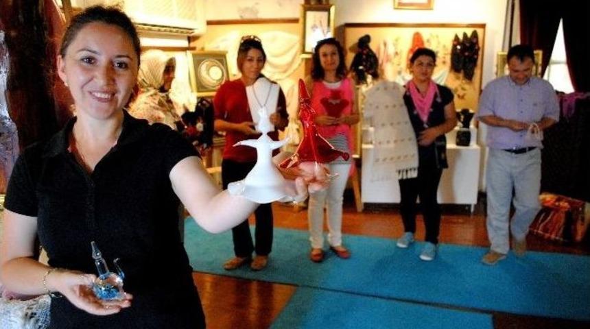 Amasya Hem&rsquo;in Usta Elleri Tatil Yapmayıp Sergi A&ccedil;tı