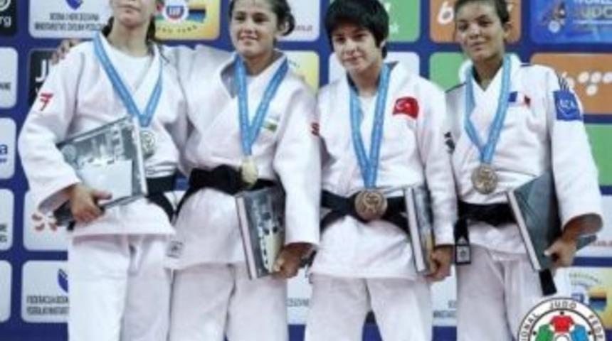 Milli Judocu Tuğ&ccedil;e, D&uuml;nya &Uuml;&ccedil;&uuml;nc&uuml;s&uuml; Oldu