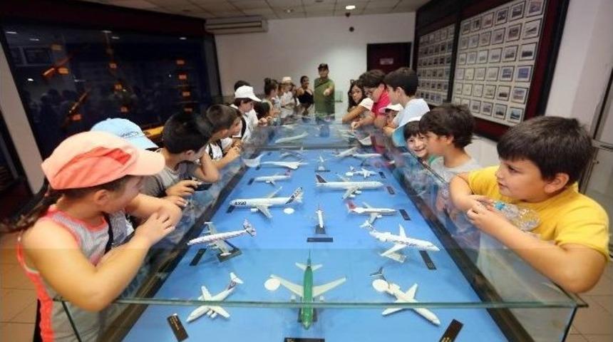 Ger&ccedil;eğini G&ouml;rd&uuml;ler, Maketini Yaptılar