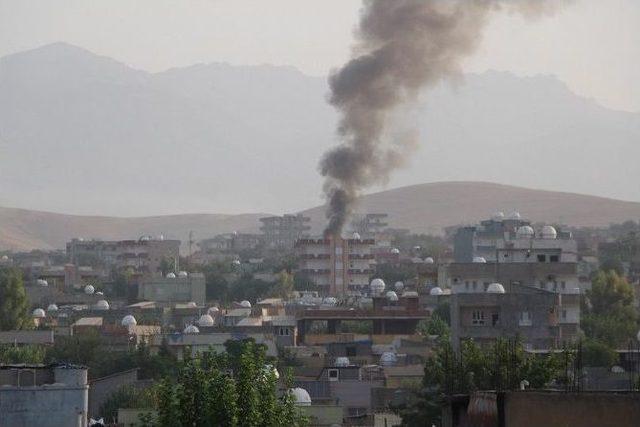 Silopi’de Hendek Kapatma Sırasında Emniyet Güçlerine Ateş Açıldı