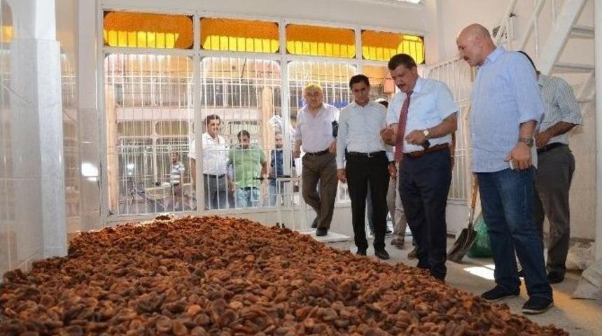 G&uuml;rkan Şire Pazarı Esnafını Ziyaret Etti