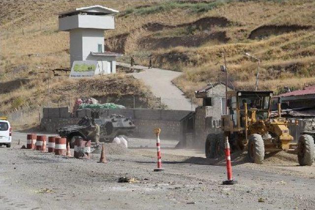Başkale de Pkk dan Karakola Bombalı Ara&ccedil;la Intihar Saldırısı 3