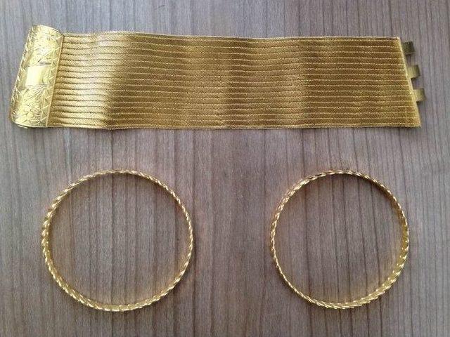 Hırsızlar 700 Bin Lira &Ccedil;aldıkları Eve &Ccedil;atıdan İp Sarkıtarak Girmiş 1