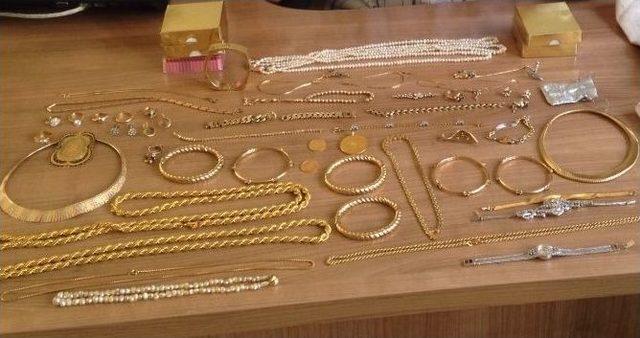 Hırsızlar 700 Bin Lira &Ccedil;aldıkları Eve &Ccedil;atıdan İp Sarkıtarak Girmiş 3