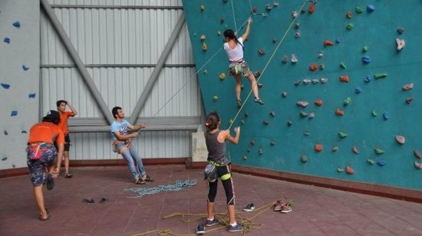Bursalı Dağcı Gen&ccedil;ler D&uuml;nya Şampiyonasına Hazırlanıyor