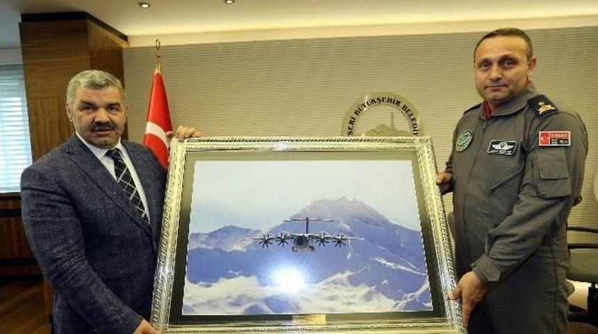 Başkan Çelik Komutanlarla Toplantı Yaptı