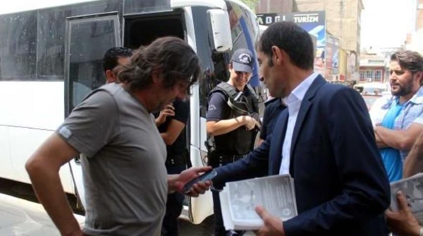 Hdp'den Polislere 'savaşa Karşı Barış' Mitingi Daveti