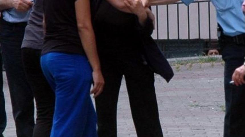 Zeytinburnu'da Cinayet: 2 &Ouml;l&uuml; 2 Yaralı