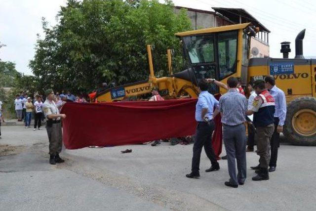 İnegöl’De Iş Makinasıyla Çarpışan Motosikletin Sürücüsü Yaşamını Yitirdi